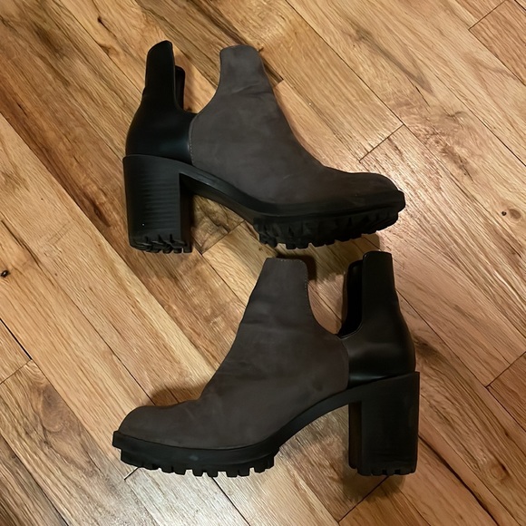 Gray and Black Ankle Heeled Boots - Picture 5 of 5